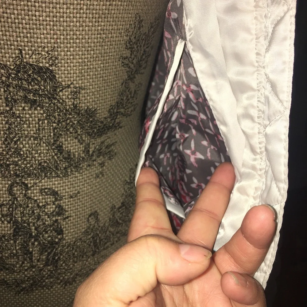 Marc New York Andrew Marc White Quilted Puffer Jacket in Size Medium. - Picture 8 of 15